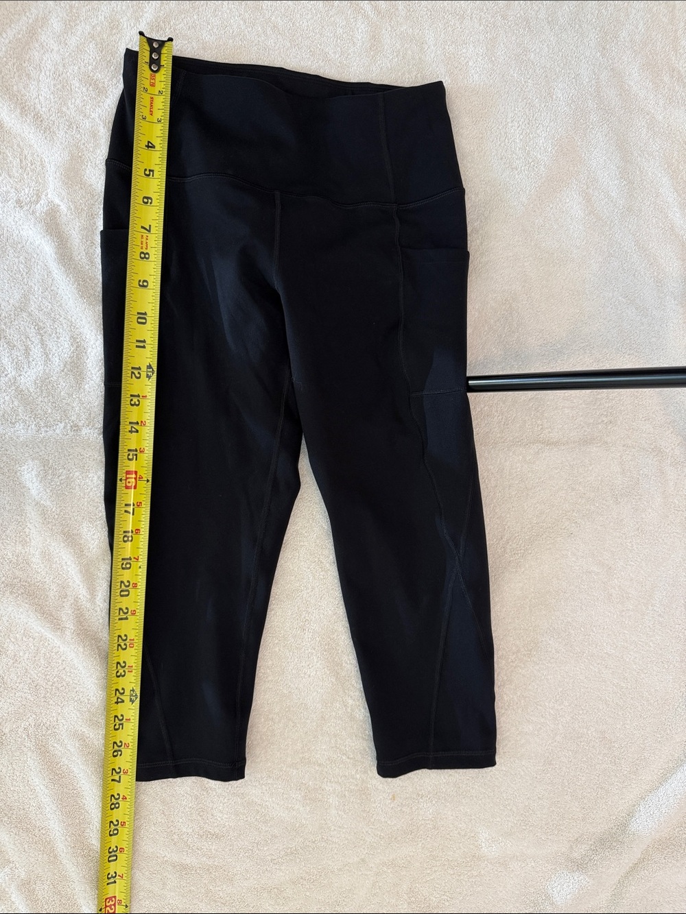 Black High-Waist Athletic Capris